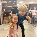 [NCT칠프] <b>애기</b>들이랑 <b>사진</b> 찍을때 어깨 감싸는거