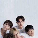 <b>샤이니</b>