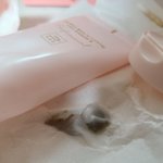 [너무분해서] <b>미쟝센</b> 헤어팩에서 대형 곰팡이 덩어리 나옴.. 두피랑...