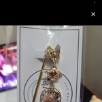 학교에 이런 <b>비녀</b> 꼽고다니면 컨셉충같음?