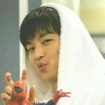 손이 이쁘기로 유명한 <b>남배우</b>