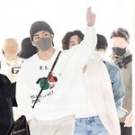 <b>출국</b> 김태형 ㅈㄴ잘생겼네