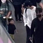 <b>출국때</b> 애기보는 전정국 유죄