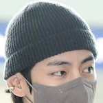 [댓글부탁해] 오늘 제니가 모델인 귀걸이 착용한 <b>뷔</b>