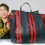 영지 봉지 들 때 이불 지고 다니는 <b>뱀뱀</b>