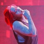 무대 위에선 <b>돌변</b>하는 남돌