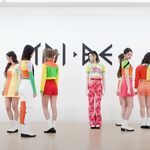 의상을 보면 뭔가 색종이가 생각난다는 여돌 안무 영상