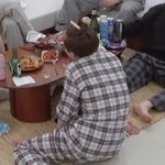 시우민이 앉을 때 자주하는 자세