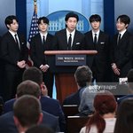 [이것좀봐줘] 방탄 <b>백악관</b> 브리핑 팬미팅으로 만든거봐 ㅋㅋ