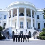 방탄 이사진 왤케 <b>빙의</b>긏생각나지