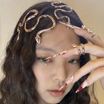 제니 네일팁 좀 에바….