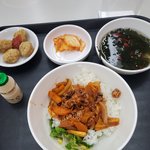 [댓글좀부탁] 물가가너무 오른듯 5천원 <b>학식</b> 다들 이런가요?