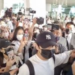 전정국 <b>호석</b>이 먼저 타라고 밀어주는거봐ㅠㅠ