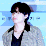 입술깨무는건 대체 무슨 병유발짓이냐