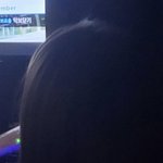 친구가 찍어준 사진 보는데 머리색