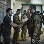 구자학 회장 빈소 찾은 이부진, 이재현 <b>CJ</b> 회장 부축했다 (2)