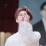 품격이 느껴지는 <b>우아</b>한 잘생김