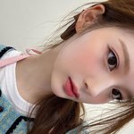 <b>설윤</b> 너무 예쁨