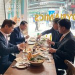 尹, <b>종로</b> 피자집 깜짝 등장…경제수석 생일기념 '점심 번개'