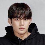 이 사람 입술 <b>도톰</b>한 편이야, 얇은 편이야