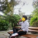 덥다. <b>콜라</b> 한 잔 마시고 싶다.