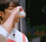 <b>건전</b>한데 한껏 불건전한 느낌