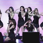 난 소녀시대가 아이돌 2막의 좋은 <b>선례</b>같다는 생각 듦