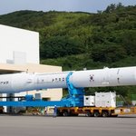 누리호 하늘 향해 기립…발사 준비 <b>순조</b>