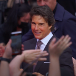 [<b>유트</b>부] 톰 크루즈 (Tom Cruise), '탑건:매버릭' 레드카펫...