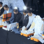 곤룡포 선물 받은 탑건 배우들