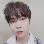 [펜타곤] <b>진호</b>쌤 머리에 핀 꽂았네