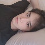 <b>침대셀카</b> 보내주는 남자