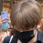 [NCT칠프] 재혀니 밀라노에서 목에 계속 하고다니던 <b>액세서리</b>