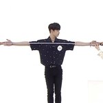 <b>더</b>보이즈 주연 팔 길이 내 <b>키</b>보다 커