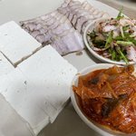 두부김치+<b>수육</b>