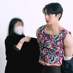 몬엑 형원 어깨 근육 뭐야??