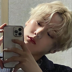 거울셀카 <b>장인</b> 윤딴하