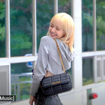 [댓글부탁해] [4K] 방탄소년단 뷔·블랙핑크 <b>리사</b>·박보검 출국