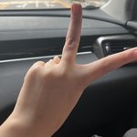 너네 <b>브이</b> 어디까지 벌어져??