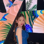 [댓글부탁해] 장원영 인스타에 올린 뮤뱅 <b>착장</b>