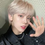 [모두드루와] 크래티비 <b>성민</b> 렌즈랑 립 뭐 쓰는지 아는 사람