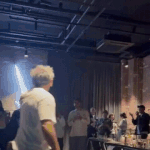 방금뜬 지디 <b>디너</b>파티 짤