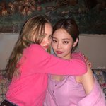와 <b>제니</b> ㄹㅇ고급스럽게 예쁘네