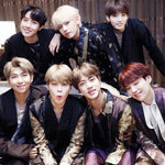 우리나라 전통의상인 한복 입고 무대 한 아이돌들