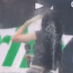 워터밤에서 슈화 <b>물총</b>맞은거 이제봄