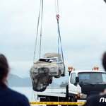 유나양 일가족 추정 시신 발견에…<b>완도</b> 송곡항 '눈물바다'