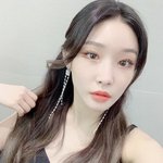 <b>화려</b>한 귀걸이 즐겨하는 여돌