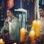 영화 외계+인에서 특이한 <b>분장</b>하고 나온다는 염정아+조우진