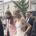 <b>로제</b> 컷아웃 드레스