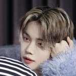 <b>시선</b>을 끌게 만드는 뭔가 있달까?